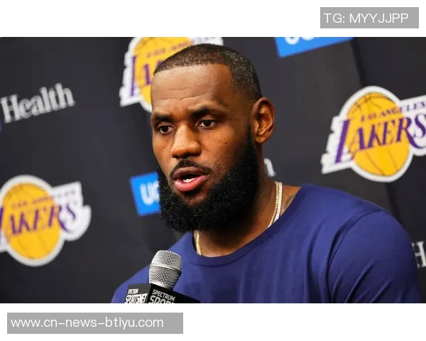 里夫斯赞詹姆斯乐观态度能增强自信心始终保持微笑从不显露低落情绪 里夫斯赞詹姆斯乐观态度能增强自信心始终保持微笑从不显露低落情绪